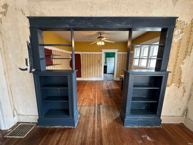 1320 Q STREET, Bedford, IN 47421