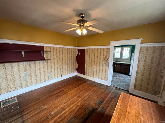 1320 Q STREET, Bedford, IN 47421