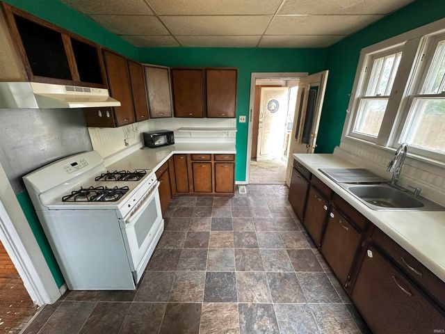 1320 Q STREET, Bedford, IN 47421