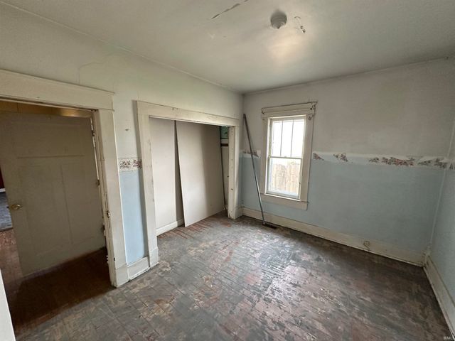 1320 Q STREET, Bedford, IN 47421