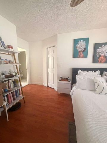 10863 NW 53 LN, Doral, FL 33178