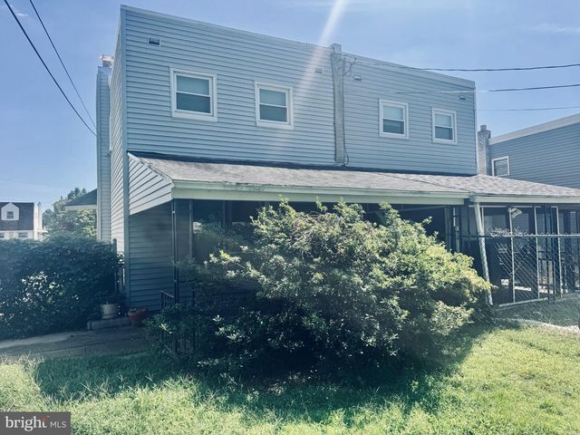 8 SHIPLEY PL, Philadelphia, PA 19152
