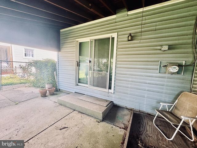 8 SHIPLEY PL, Philadelphia, PA 19152