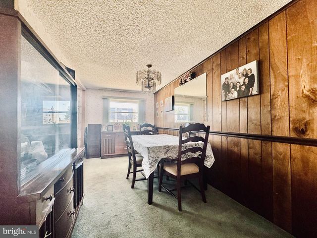 8 SHIPLEY PL, Philadelphia, PA 19152