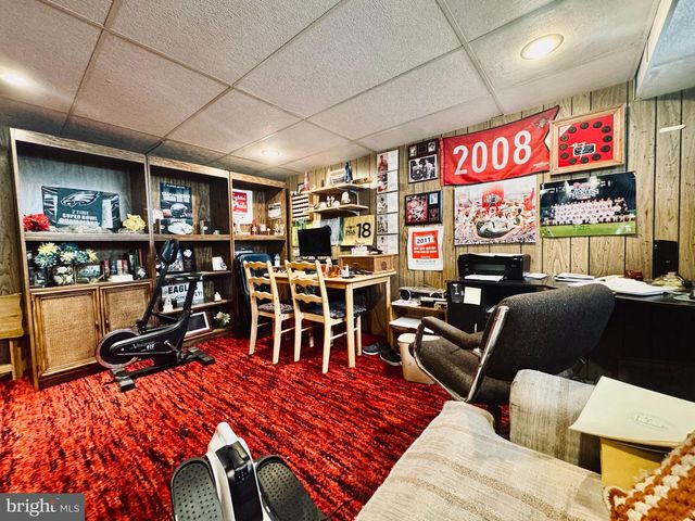 8 SHIPLEY PL, Philadelphia, PA 19152