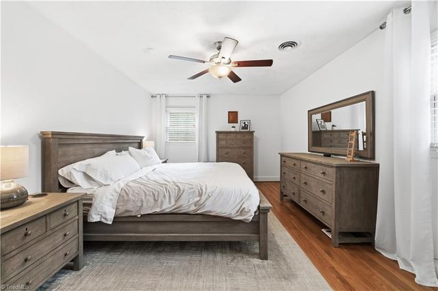 1220 Abingdon Way, Winston-salem, NC 27106