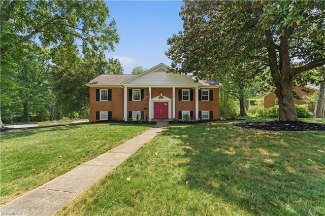 1220 Abingdon Way, Winston-salem, NC 27106