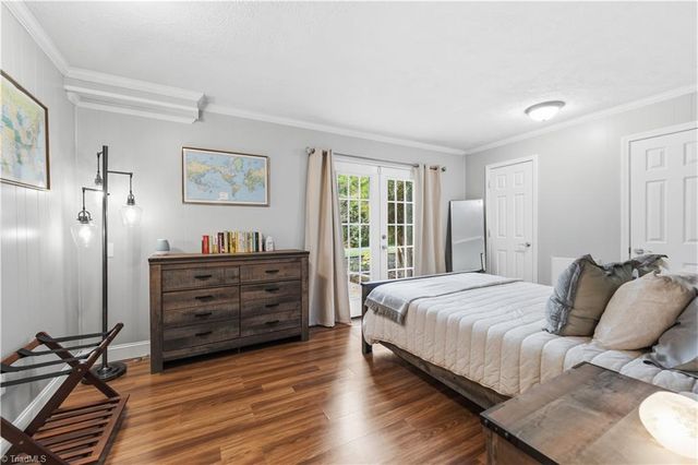 1220 Abingdon Way, Winston-salem, NC 27106