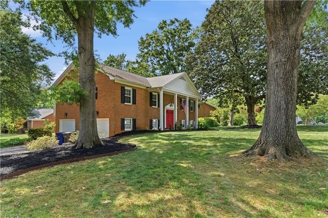 1220 Abingdon Way, Winston-salem, NC 27106