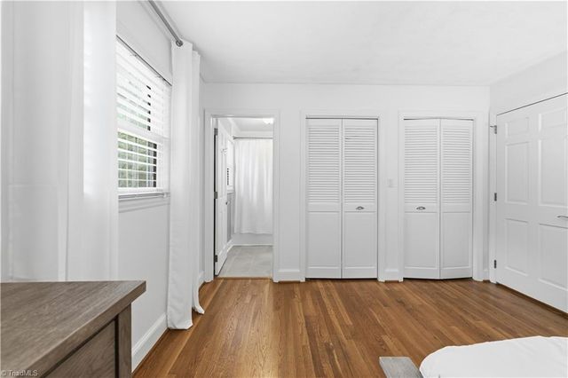 1220 Abingdon Way, Winston-salem, NC 27106