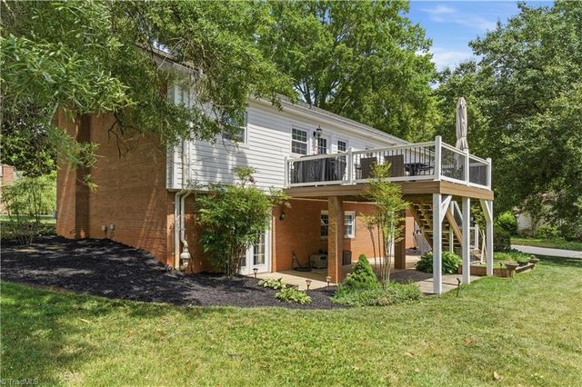 1220 Abingdon Way, Winston-salem, NC 27106