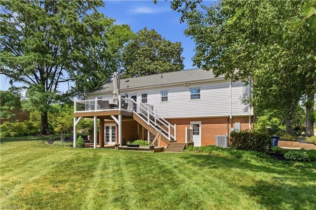 1220 Abingdon Way, Winston-salem, NC 27106