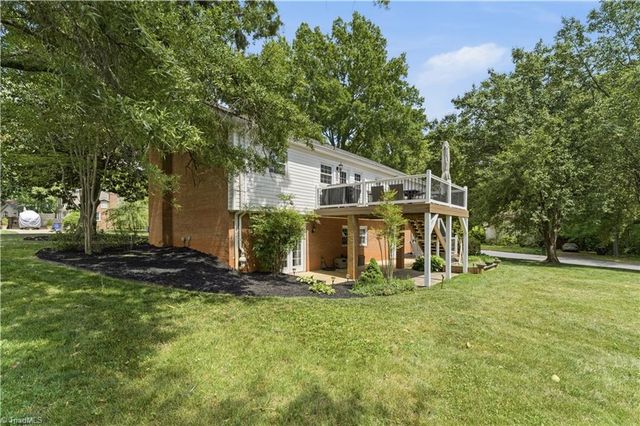 1220 Abingdon Way, Winston-salem, NC 27106