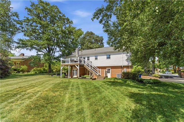 1220 Abingdon Way, Winston-salem, NC 27106