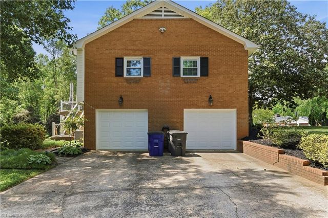 1220 Abingdon Way, Winston-salem, NC 27106