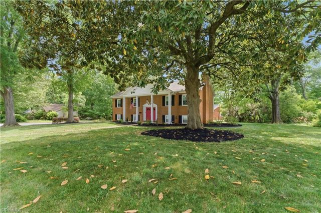 1220 Abingdon Way, Winston-salem, NC 27106