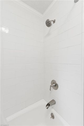 1220 Abingdon Way, Winston-salem, NC 27106