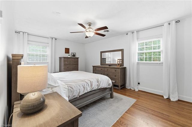 1220 Abingdon Way, Winston-salem, NC 27106