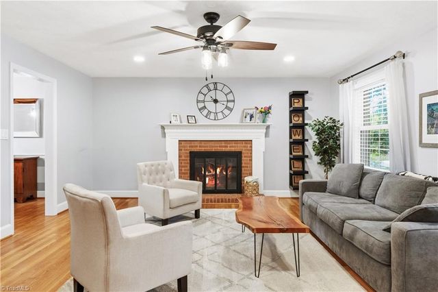 1220 Abingdon Way, Winston-salem, NC 27106