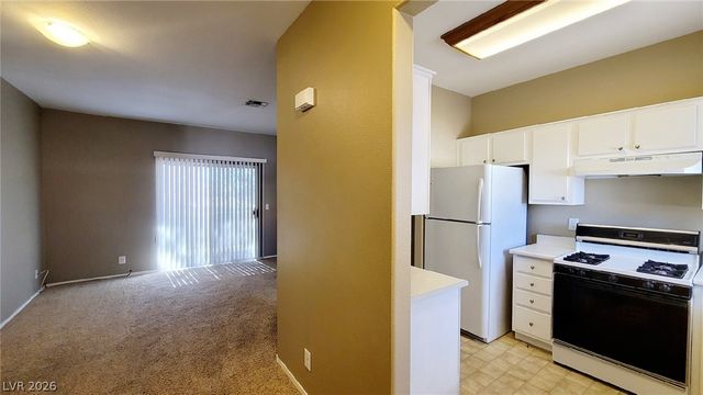 1900 North Torrey Pines Drive 203, Las Vegas, NV 89108