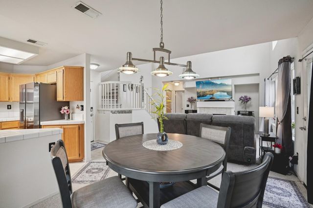 321 Baird Dr, Folsom, CA 95630