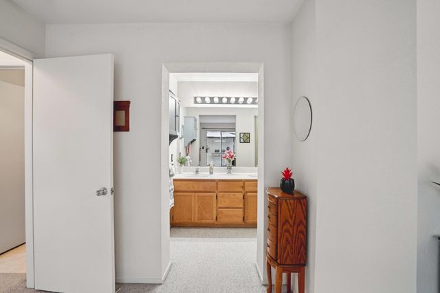 321 Baird Dr, Folsom, CA 95630