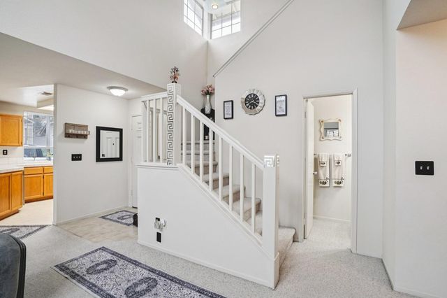 321 Baird Dr, Folsom, CA 95630