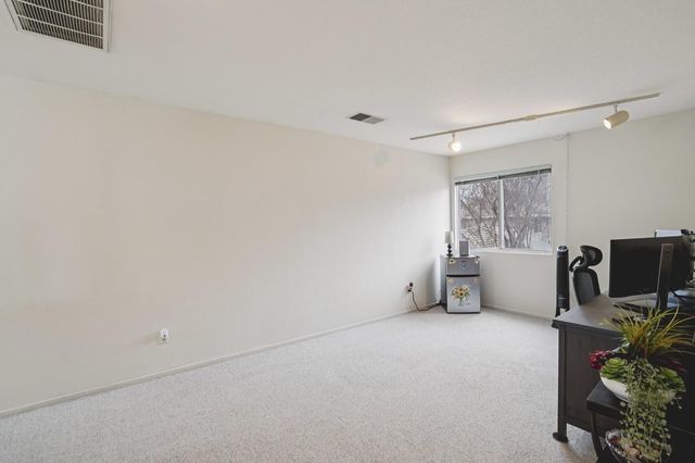 321 Baird Dr, Folsom, CA 95630