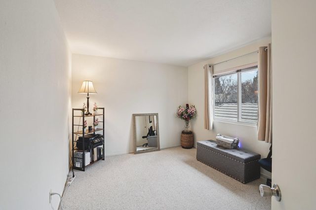 321 Baird Dr, Folsom, CA 95630