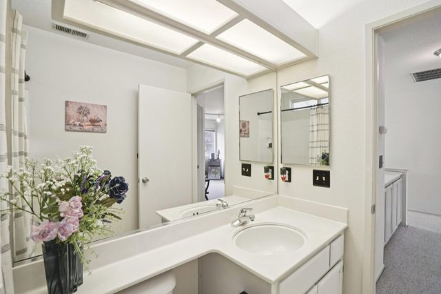 321 Baird Dr, Folsom, CA 95630