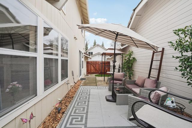 321 Baird Dr, Folsom, CA 95630