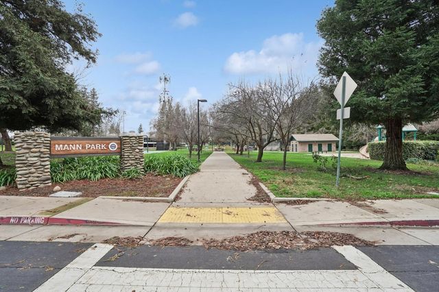 321 Baird Dr, Folsom, CA 95630