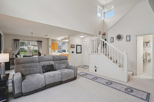 321 Baird Dr, Folsom, CA 95630