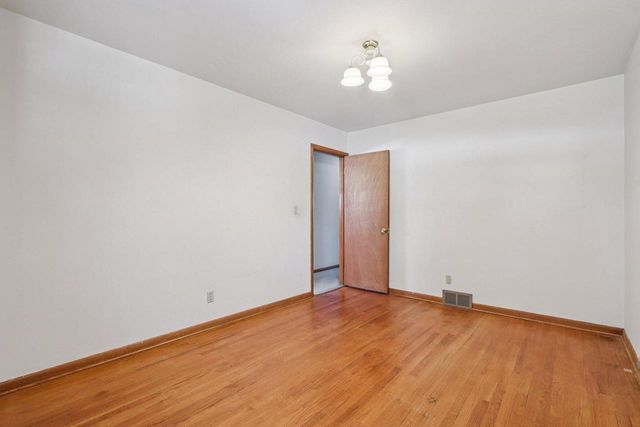 5215 Morningside DRIVE, Greendale, WI 53129