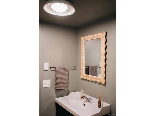 30776 Burland Rd, Golden, CO 80403