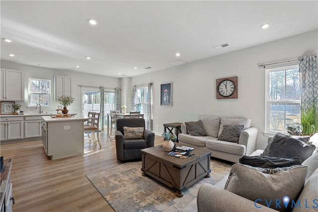 4121 Jefferson Ridge Dr, Midlothian, VA 23112