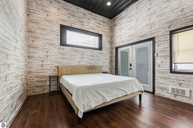 8923 SE Torch Lake Drive, Alden, MI 49612