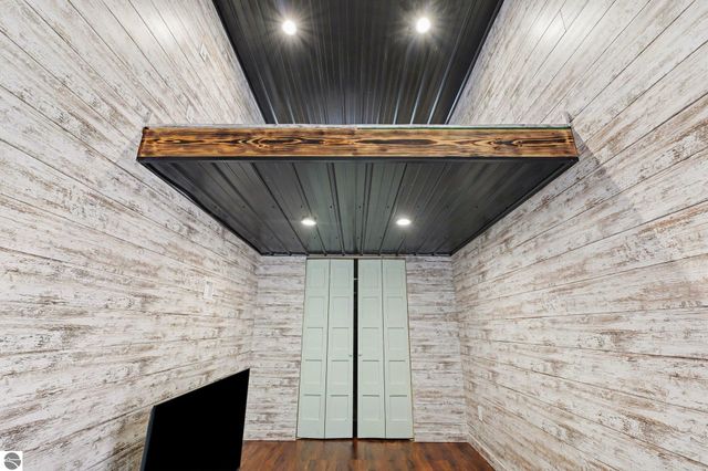 8923 SE Torch Lake Drive, Alden, MI 49612