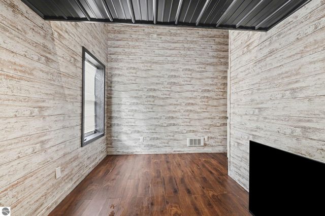 8923 SE Torch Lake Drive, Alden, MI 49612