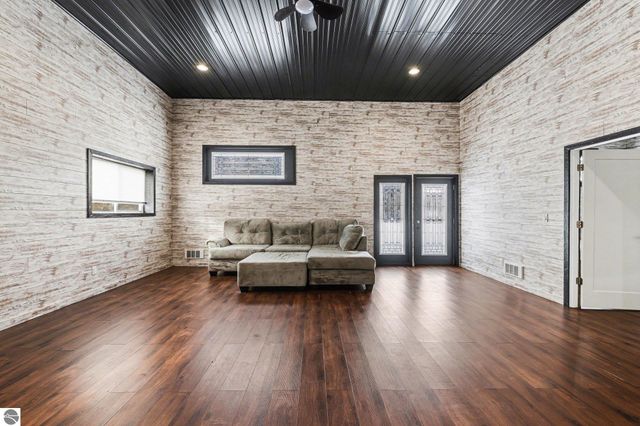 8923 SE Torch Lake Drive, Alden, MI 49612