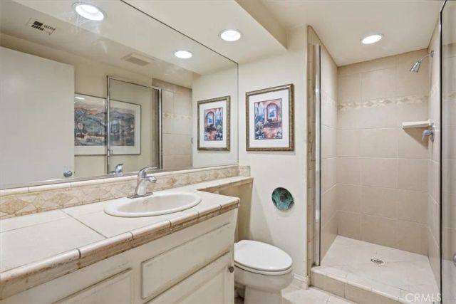 5555 Canyon Crest 2F, Riverside, CA 92507