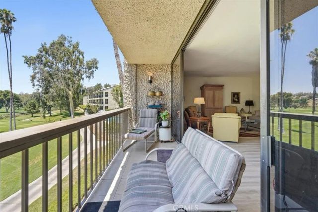 5555 Canyon Crest 2F, Riverside, CA 92507