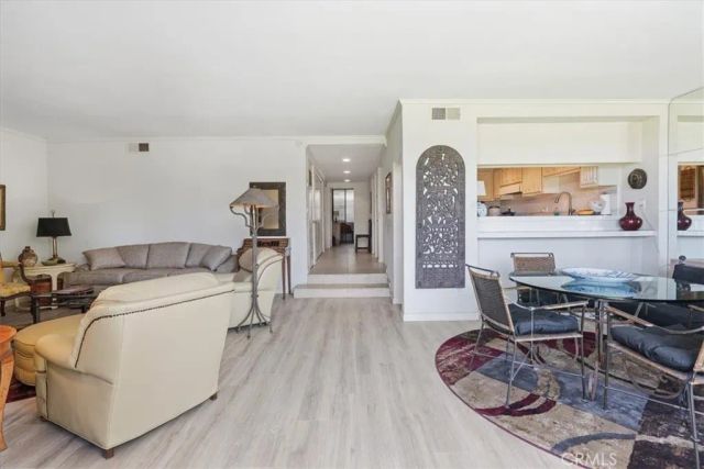 5555 Canyon Crest 2F, Riverside, CA 92507