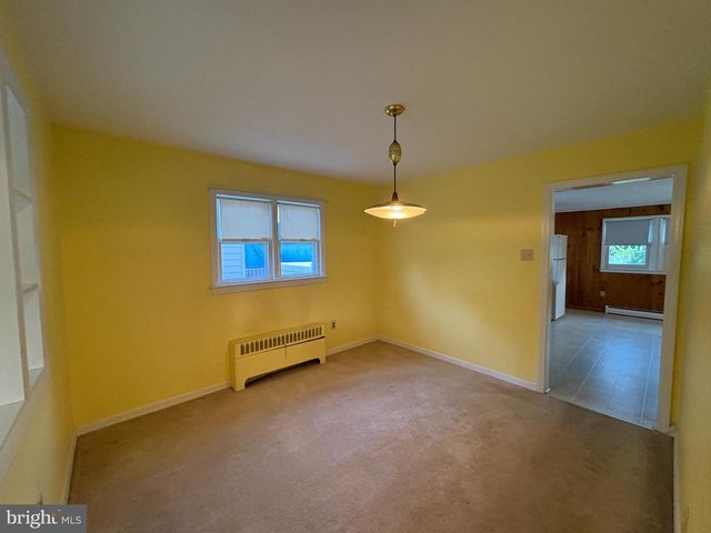 186 CROSSWICKS RD, Bordentown, NJ 08505