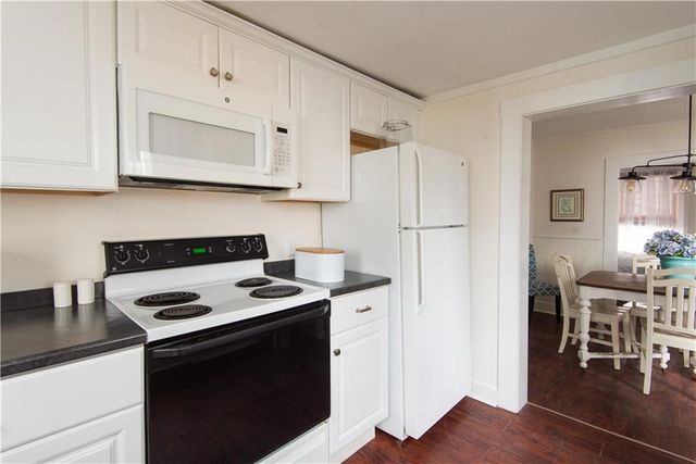 11 Brewer Street, Newport, RI 02840