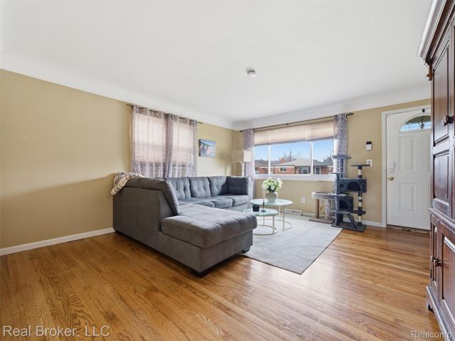 1584 Beaupre Avenue, Madison Heights, MI 48071