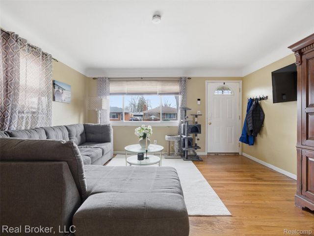 1584 Beaupre Avenue, Madison Heights, MI 48071