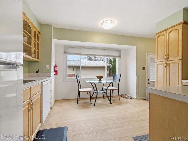 1584 Beaupre Avenue, Madison Heights, MI 48071