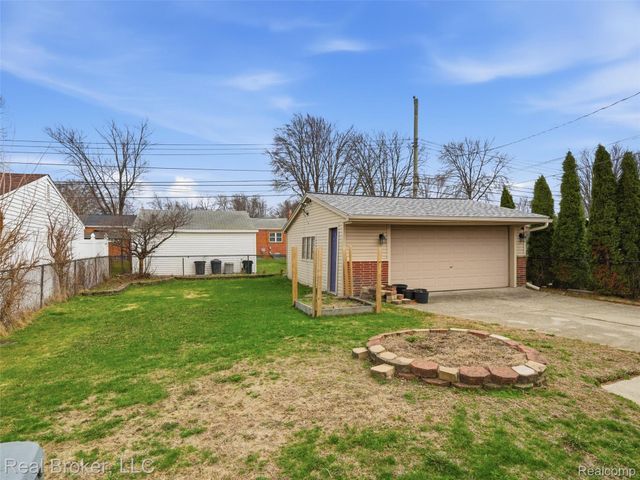 1584 Beaupre Avenue, Madison Heights, MI 48071