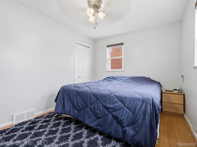 1584 Beaupre Avenue, Madison Heights, MI 48071